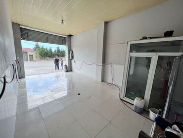 Kommersiya daşınmaz əmlakının satışı: 10 ildir fealiyyet gosteren abyektler birlikde satilir. 2 moyka 1 — 9