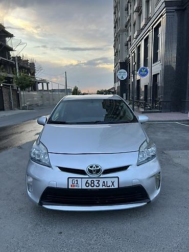 134: Toyota Prius: 2015 г., 1.8 л, Вариатор, Гибрид, Хэтчбэк — 2