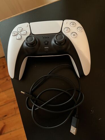 пульт playstation 4: Ps 5 oxşarı pult işlək vəziyyətdədi türkiyeden alinib