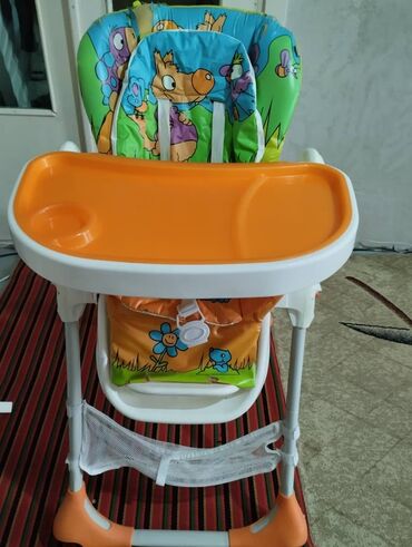 детский стол для кормления: Стульчик для кормления, можно использовать с 3 х месяцев, в лежачем