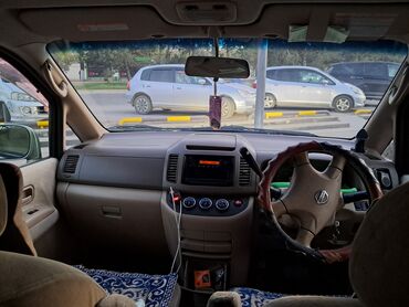 срочно срочно продаю машина: Nissan Serena: 2003 г., 2 л, Вариатор, Газ, Вэн/Минивэн
