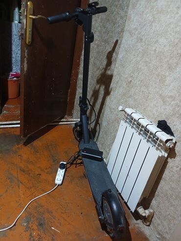 nerd dasi: Elektrik samokat 10", 251 - 350 Vt, 26 - 35 km/s