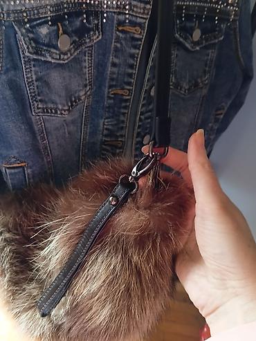 Modni rančevi: Plišana torbica sa krznom – polumesec/banana model - Materijal — 4