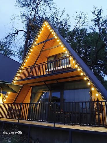 Günlük kirayə evlər: 70 kv. m, 3 otaqlı, Kombi, Qaz, İşıq — 1