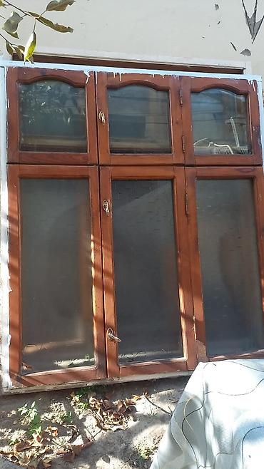 işlenmiş pencere: Taxta çərçivəli 6 bölməli pəncərə dəsti 6 ədəddir. - Material: təbii — 2