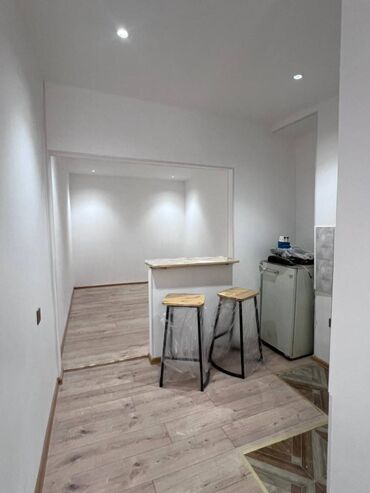 Uzunmüddətli kirayə mənzillər: 1 otaqlı, 21 kv. m, Yeni təmirli