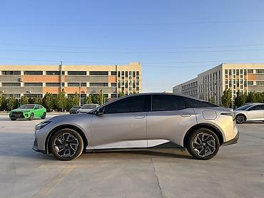 nisan march: Toyota bZ3: 2023 г., Электромобиль, Седан — 5