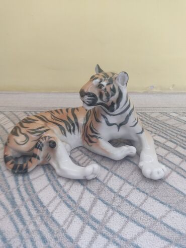 фарфоровые статуэтки: Тигр