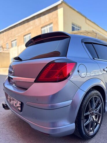 Opel: Opel Astra: 1.9 l | 2008 il 19000 km Sedan — 8