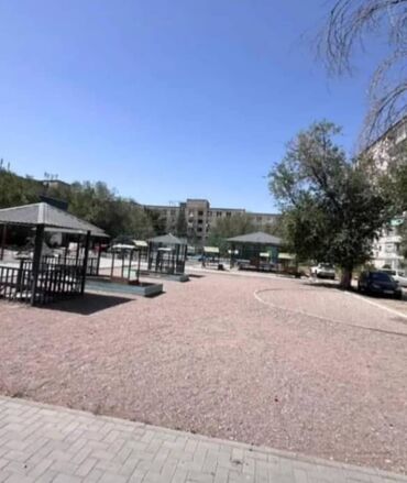 одно комната: 1 бөлмө, 13 кв. м, Жатакана жана мейманкана түрүндө, 5 кабат, Евроремонт