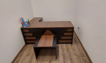 должность офис менеджера: Новый, Для директора, Угловой стол