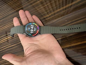 Smart saatlar: Samsung Galaxy Watch (dairəvi ekranlı ağıllı saat) Xüsusiyyətlər: - — 1