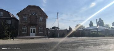 продажа пол дома в бишкеке: Таунхаус, 300 м², 8 комнат, Собственник