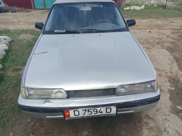 Mazda 626: 1986 г., 2 л, Механика, Бензин, Седан