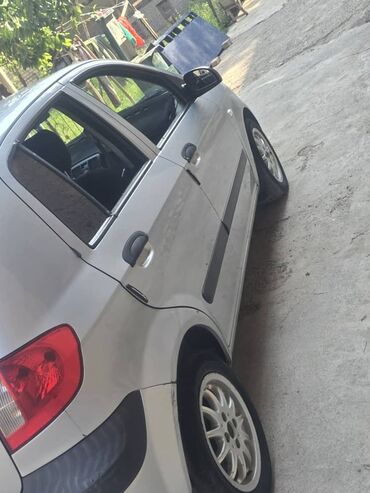 мерс 225: Hyundai Getz: 2009 г., 1.4 л, Механика, Бензин, Хэтчбэк