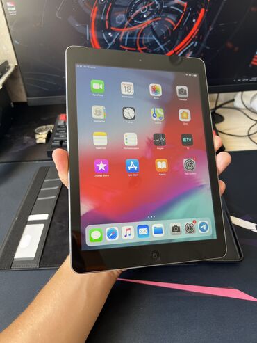 стралная машына: Планшет, Apple, эс тутум 16 ГБ, 10" - 11", Wi-Fi, Колдонулган, Классикалык түсү - Күмүш