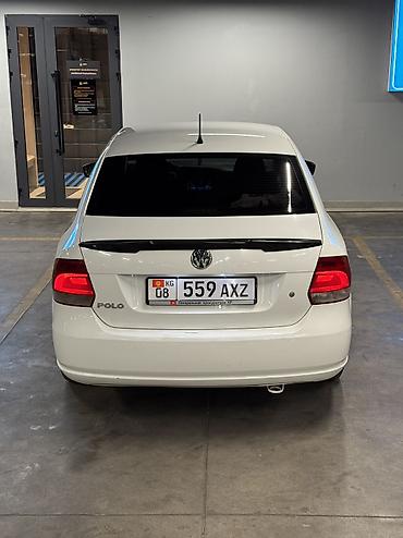 Унаа сатуу: Volkswagen Polo: 2013 г., 1.6 л, Кол менен иштөөчү, Бензин, Седан — 7