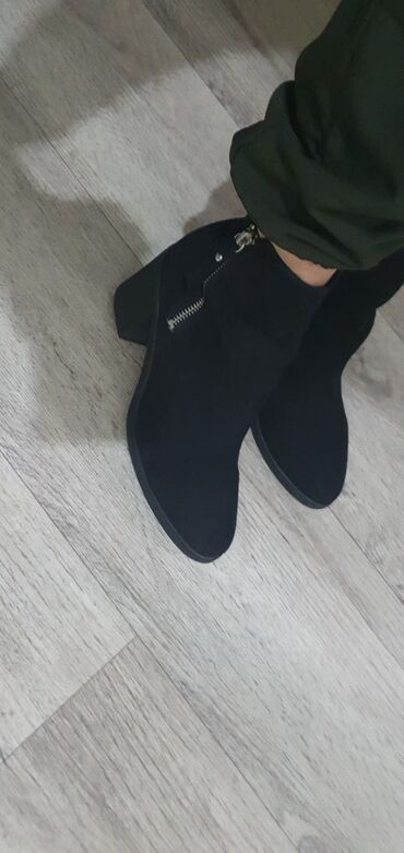 Женская обувь: Ботинки и ботильоны H&M, 37, цвет - Черный