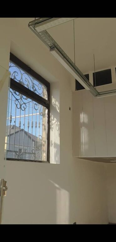 Mağazalar: Tam təmirli sanuzelli mətbəxi olan yaşayışlı ərazinin girişində — 13