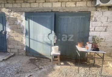 işdemiş darvaza: Məhsul: Qapı və darvaza dəsti Qiymət: 450 AZN (şəkildə göstərilib) Ev
