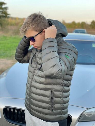 Zimske jakne: Hugo Boss muška jakna

Novo
Veličine s m l xl 2xl 3xl — 2