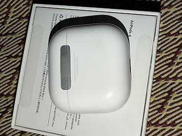 ag qulaq: Məhsul: şarj qutusu “AirPods 4” Komplekt: - Qulaqlıqlar üçün şarj — 1