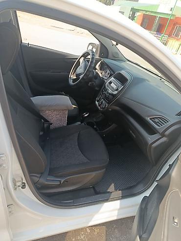 Chevrolet Spark: 2018 г., 0.1 л, Автомат, Бензин, Хэтчбэк