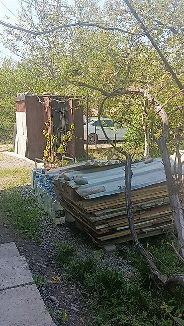 Продажа коттеджей и домов: Продается два участка. в одном есть времянка небольшая с погребом — 6