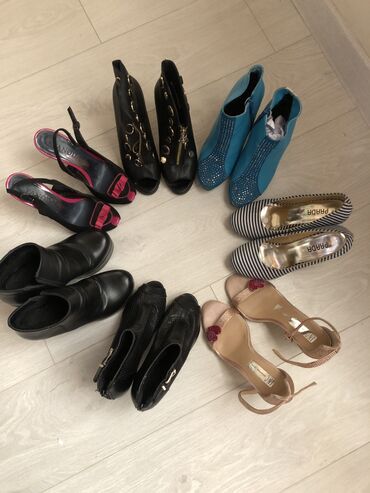 балетки 35: Продаю обуви 35размера
Вся обувь 1000 с