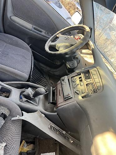 hongqi e: Toyota Avensis: 2000 г., Механика, Бензин — 3