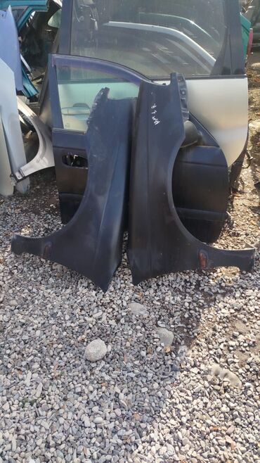 исузу бихорм: Тайота Авенсис