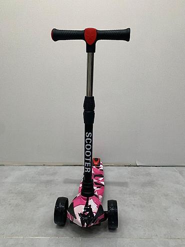scoot: Детский трёхколёсный самокат с музыкальной платформой и светящимися — 2