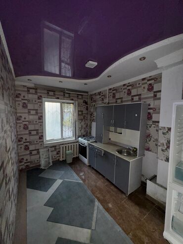 дома в районе аламединского рынка: 3 комнаты, 65 м², 105 серия, 1 этаж, Евроремонт