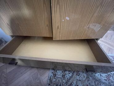 домашние часы: Кийим салуучу шкаф, Колдонулган, Түз, Жыгач