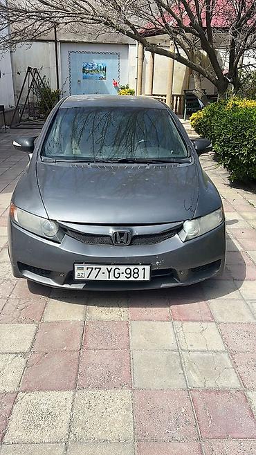 civic: Honda Civic: 1.8 l | Sedan — 3