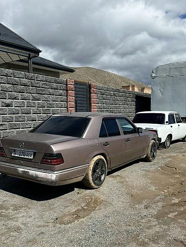 продаю сапог мерс: Mercedes-Benz W124: 1994 г., 3.2 л, Автомат, Бензин, Седан — 3