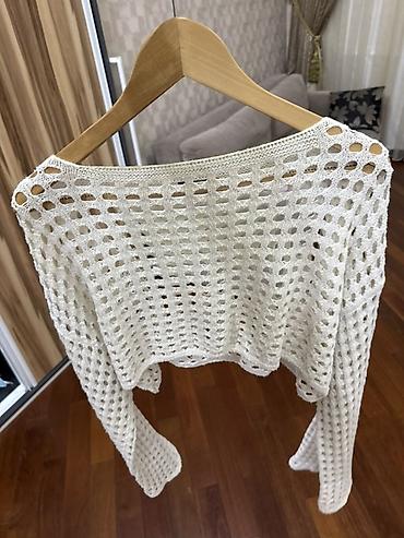 Açıq toxumalı ağ trikotaj bolero/sviter
Standart razmer
