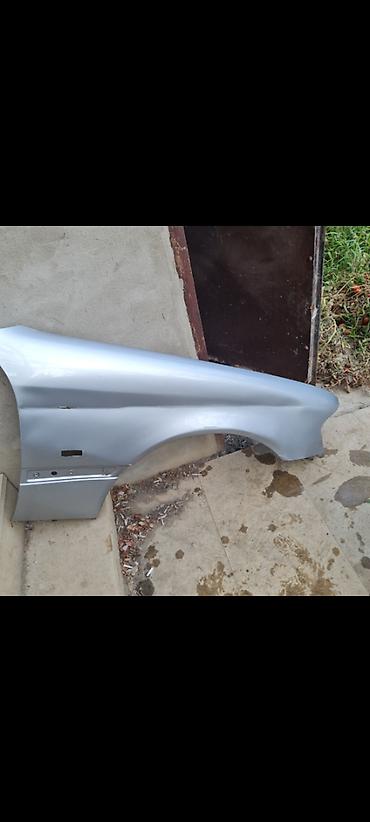 w210 krilo: Sağ ön, Mercedes-Benz Şarlotta, 1998 il, Almaniya, Ünvandan götürmə — 2