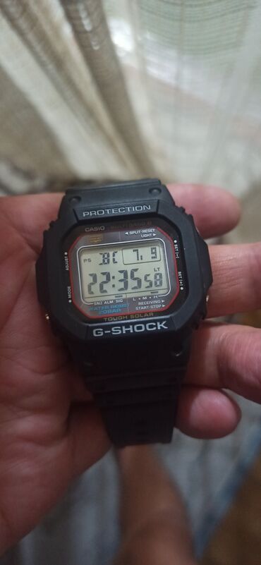 дордой чемоданы: Спорттук сааттар саат, Casio (G-Shock), Таймер жана секунда өлчөгүч, Суу өткөрбөөчү, Асыл нуска, Башка түзүлүштөр менен сихрондоштуруу, Эркектердики, Колдонулган