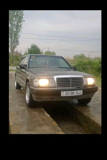 Mercedes-Benz: Mercedes-Benz 190: 2.1 l | 1991 il Sedan — 5