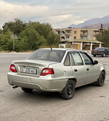 центральный замок авто: Daewoo Nexia: 2008 г., 1.6 л, Механика, Бензин, Седан