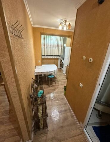 сниму частный дом: 1 бөлмө, Кыймылсыз мүлк агенттиги, Чогуу жашоосу жок, Толугу менен эмереги бар, Жарым -жартылай эмереги бар