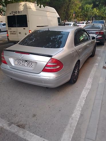 w211 radiator: Mercedes-Benz E-Class sedan (W211), gümüşü rəng. - Kuzov: 4 qapılı — 5