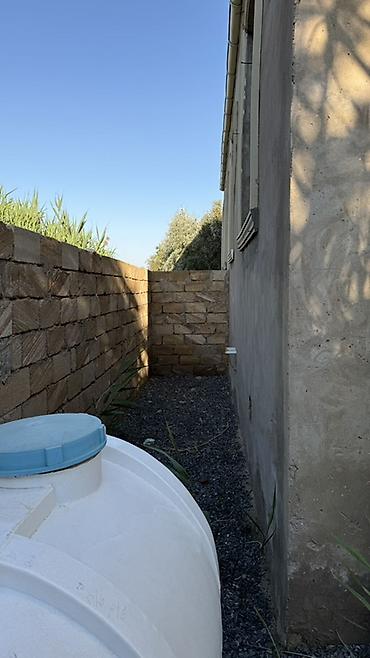 Həyət evləri və villalar: Satılır: hasarlı həyəti olan fərdi yaşayış evi - Tikili: 2 mərtəbəli — 5