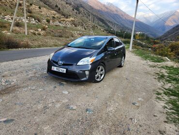 электронный машине: Toyota Prius: 2015 г., 1.8 л, Вариатор, Гибрид, Хэтчбэк