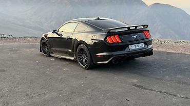 спортивные машыны: Ford Mustang с тюнинг-пакетом под Shelby GT500. Ключевые особенности — 5