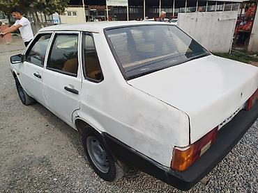 hündür maşın: VAZ (LADA) 21099: 1.5 l | Sedan — 4