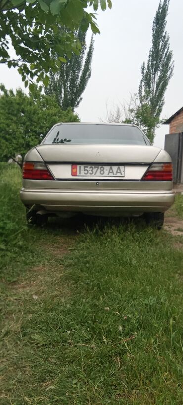 Mercedes-Benz: Mercedes-Benz W123: 1988 г., 2 л, Механика, Бензин, Седан at lalafo.kg Mercedes-Benz: Mercedes-Benz W123: 1988 г., 2 л, Механика, Бензин, Седан