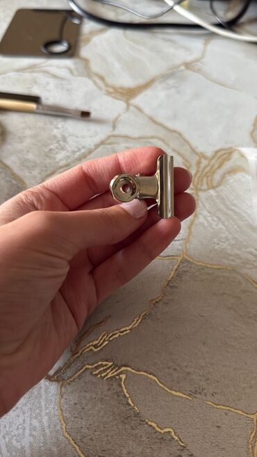 Manikür, pedikür aparatları: Manikür üçün avadanlıq dəsti tək tək də satılır hər biri Tərkib: - — 17