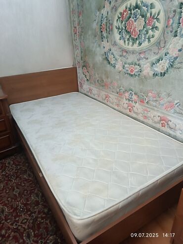 односпалка кровати: Односпальная кровать, Б/у, С матрасом, длина - 190 см